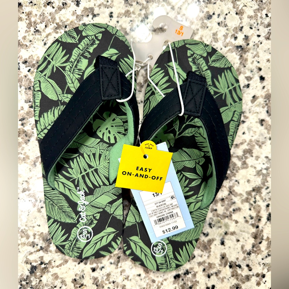 CAT & JACK BOYS FLIP FLOPS - SIZE 13/1 - BRAND NEW